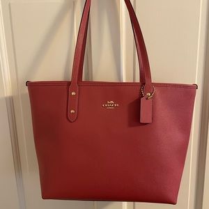 Coach City Zip Tote In Strawberry EUC!